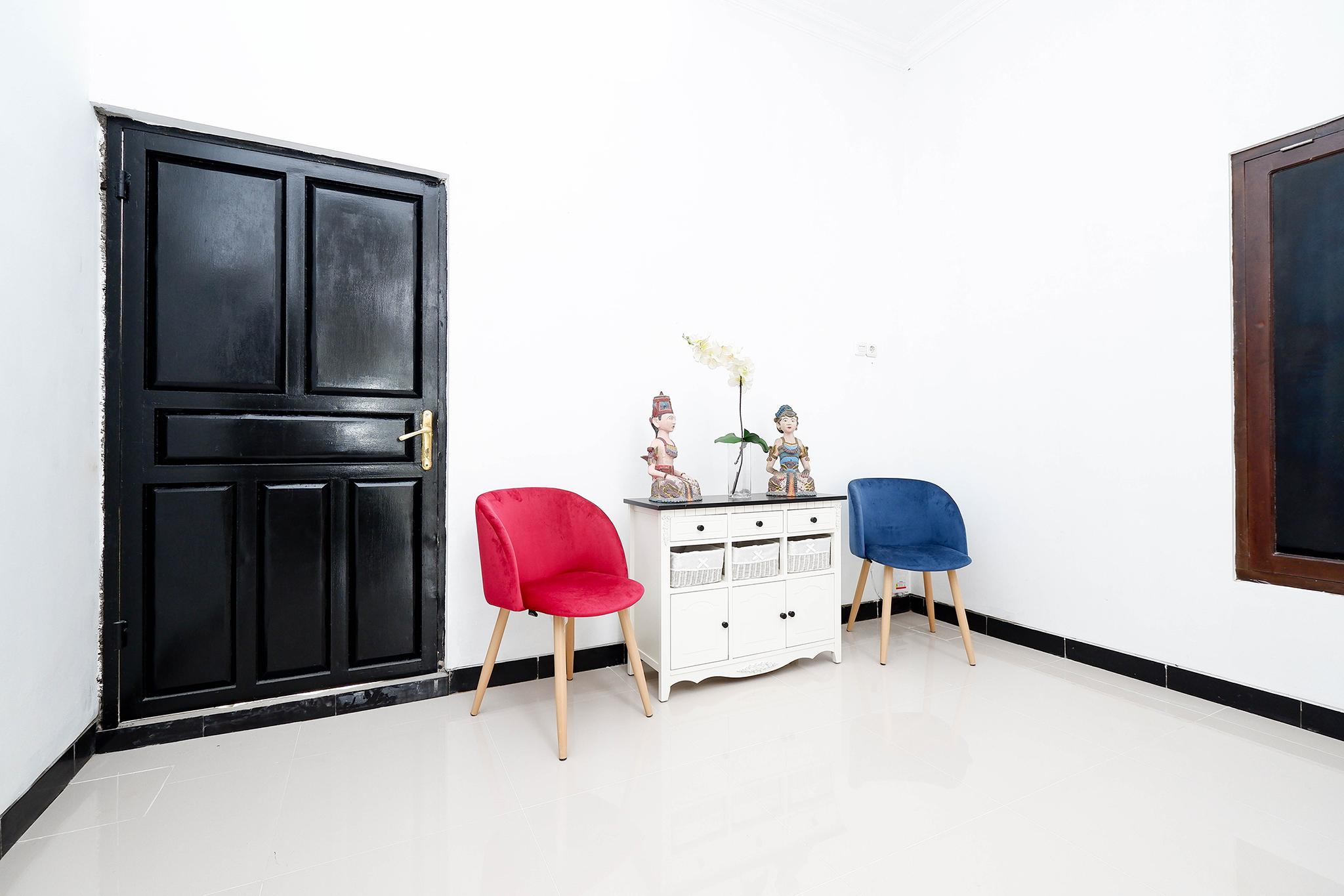 Oyo 1611 Four D'Home Solo Buitenkant foto