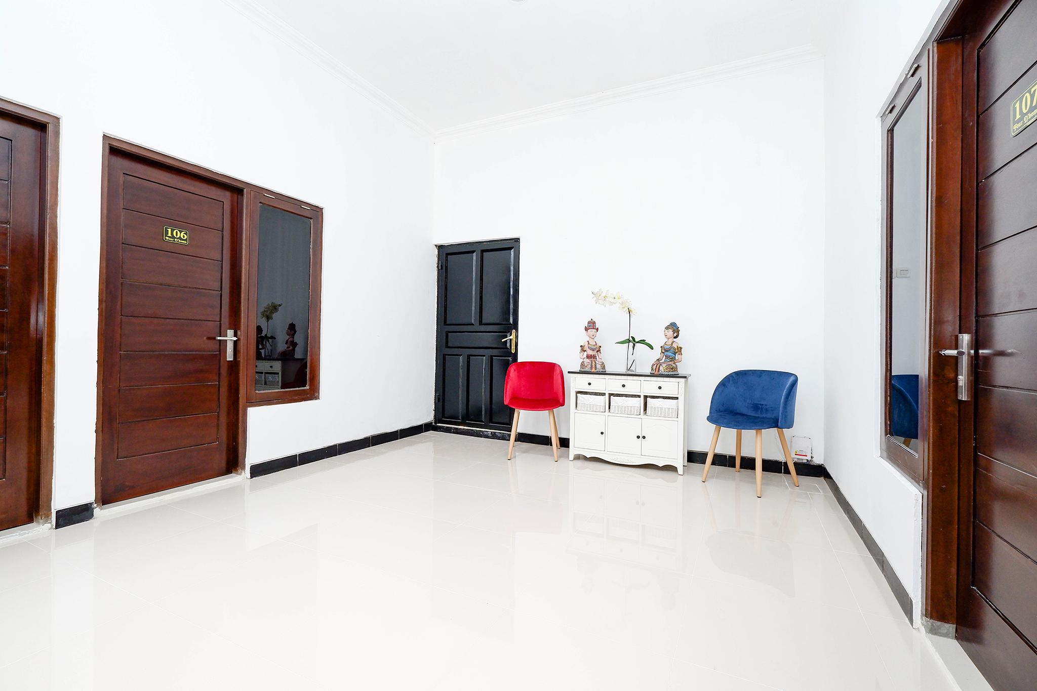 Oyo 1611 Four D'Home Solo Buitenkant foto